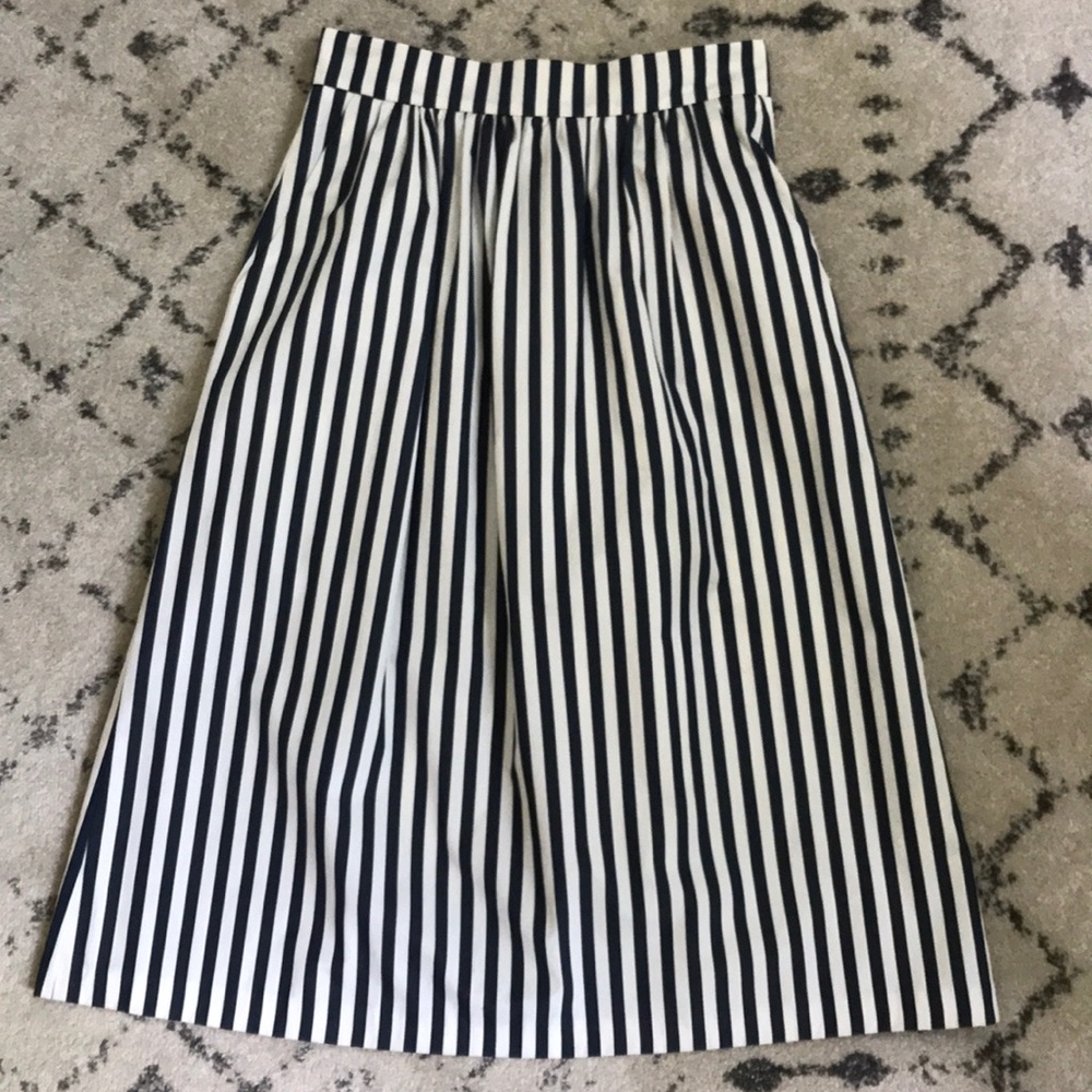 High waisted skirt